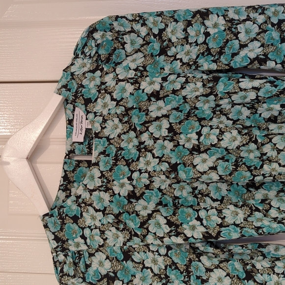 Puff Sleeve Floral Print short dress - Picture 2 of 9